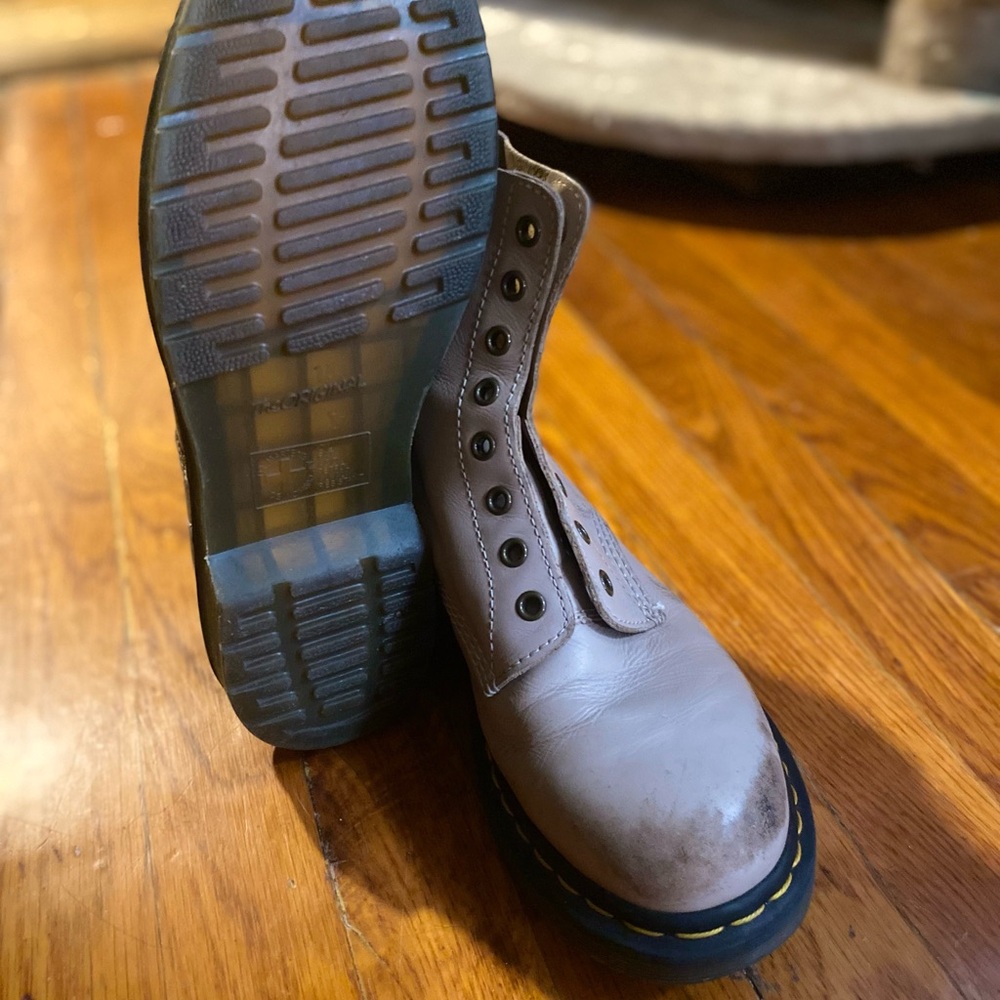 VTG Dr. Marten Boots - Picture 2 of 2